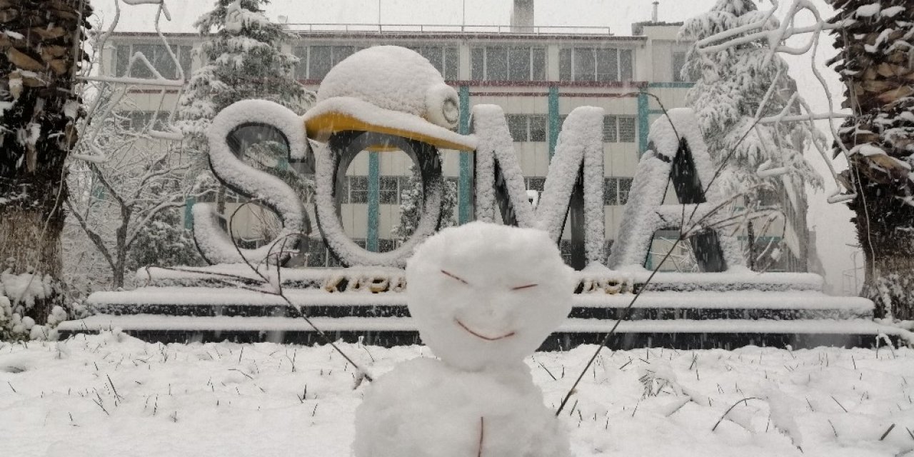 Soma’ya 3 Yıl Aradan Sonra Kar Yağdı