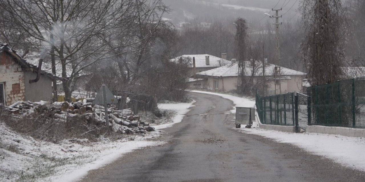 Kırklareli’ne Yılın İlk Karı Yağdı