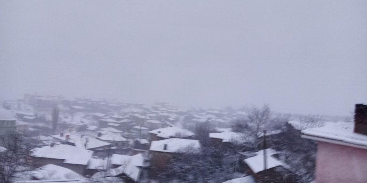 Bilecik’in Yüksek Kesimlerine Yılın İlk Karı Yağdı