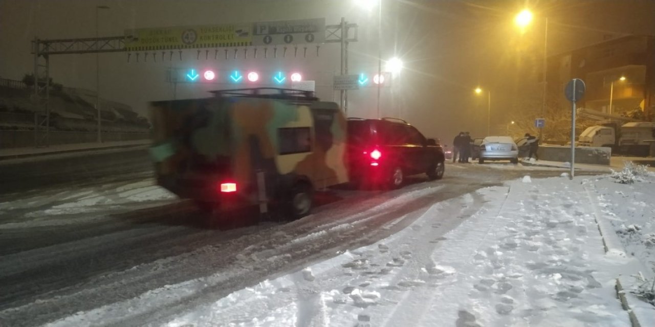 İstanbul’da Kar Sonrası Oluşan Sis Sürücülere Zor Anlar Yaşattı