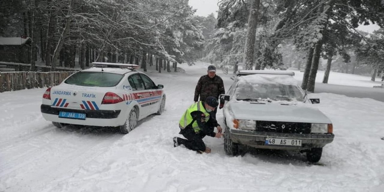 Karda Kalan Vatandaşa Jandarma Desteği