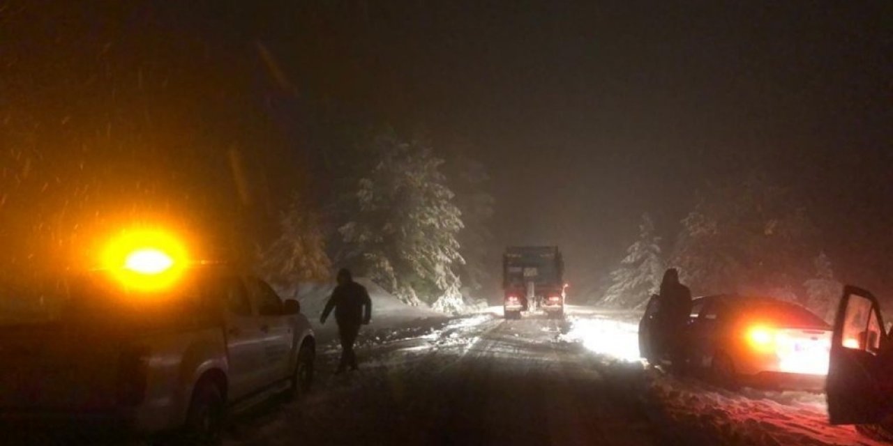 Manisa’da Karda Mahsur Kalan 7 Kişi Kurtarıldı