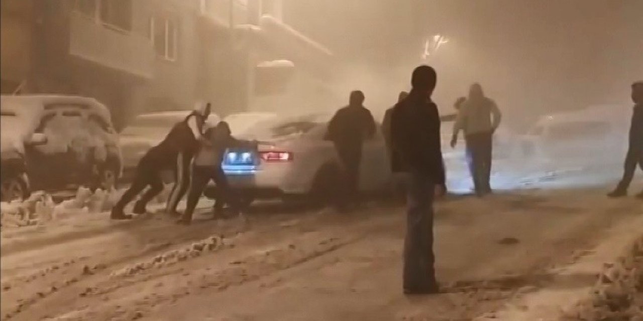 Bursa’da Kar Kazaları Kamerada...sürücüler Zor Anlar Yaşadı