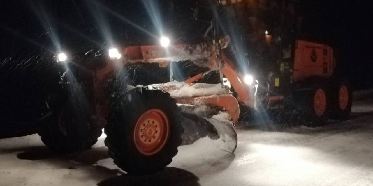 Antalya-konya Karayolunda Kar Kalınlığı 15 Santime Ulaştı