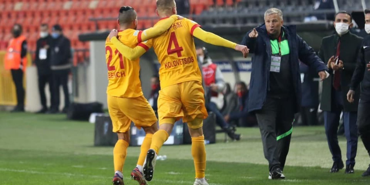 Dimitrios Yine Kornerden Attı