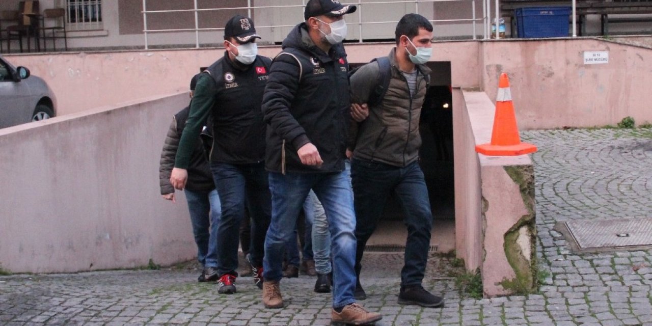 İzmir Merkezli Terör Operasyonunda Şüpheliler Adliyeye Sevk Edildi