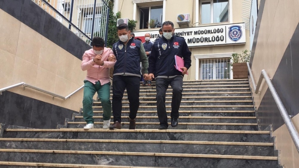 Firma sahibinden 600 bin TL rüşvet isteyen biri vergi müfettişi biri mali müşavir 2 kişi suçüstünde yakalandı