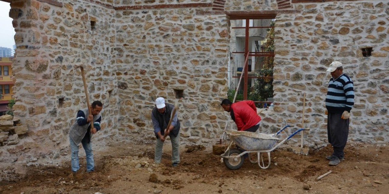 Alanya Gülevşen Camii’nin Ana Duvarları Tamamlandı