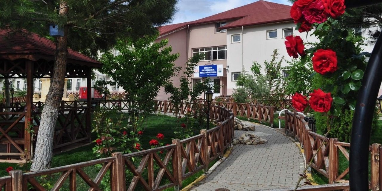 Osmancık Myo’lu Mezunlardan Kpss’de Büyük Başarı