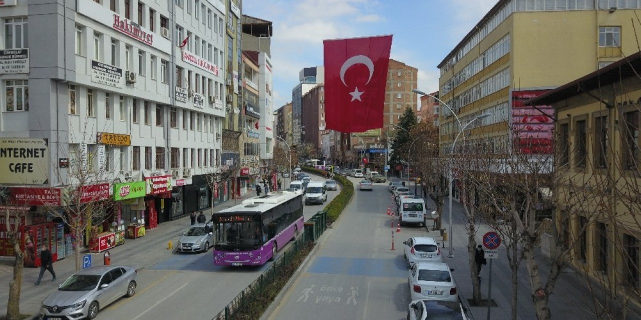 Çorum’da Gazi Ve İnönü Caddesinde Otopark Ücretli Oluyor
