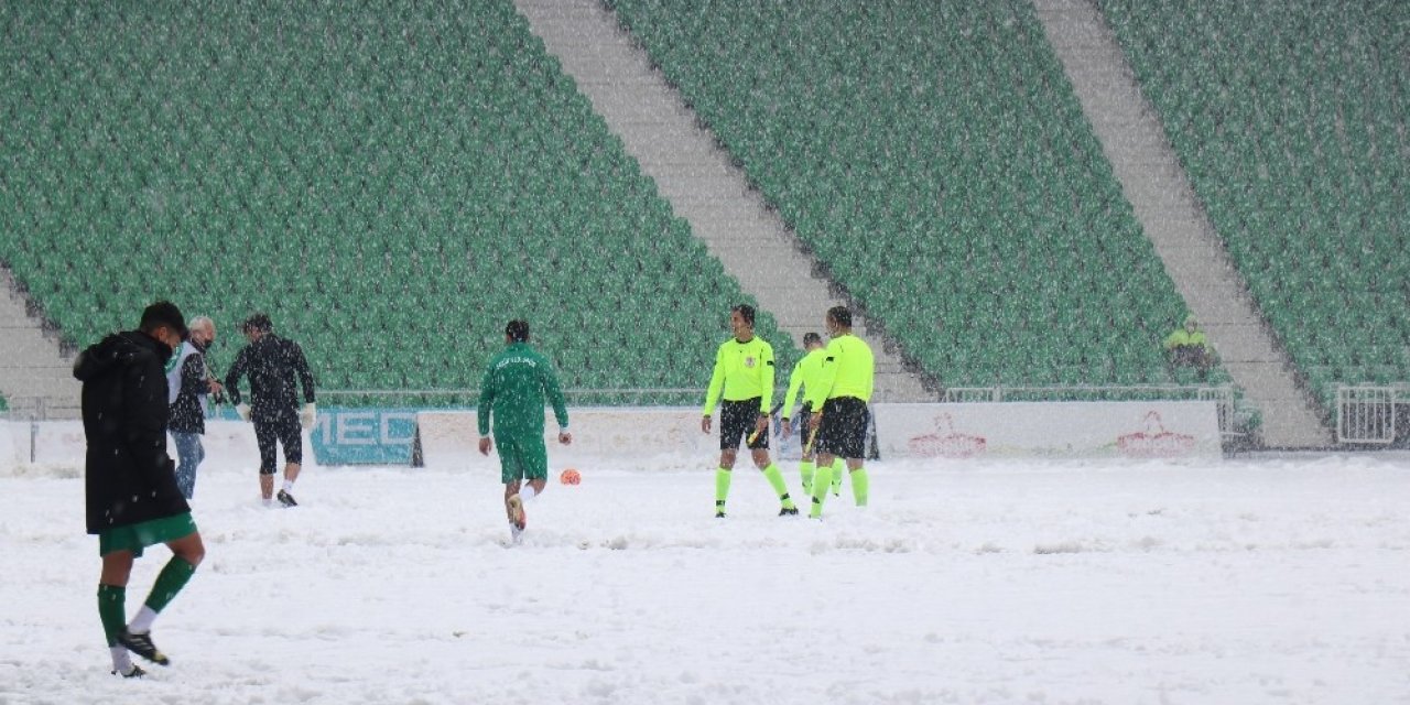 Sakaryaspor - Serik Belediyespor Maçı Yarına Ertelendi