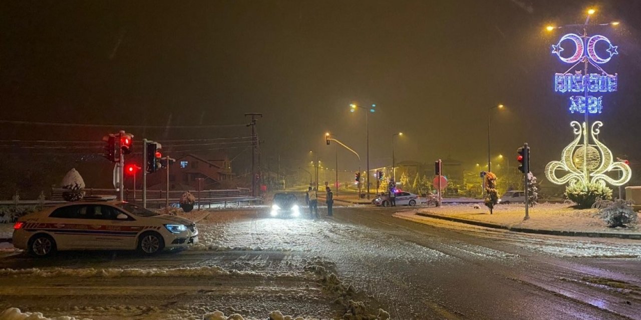 Jandarma Trafik Timleri Kış Tedbirlerini Sıkı Tutuyor