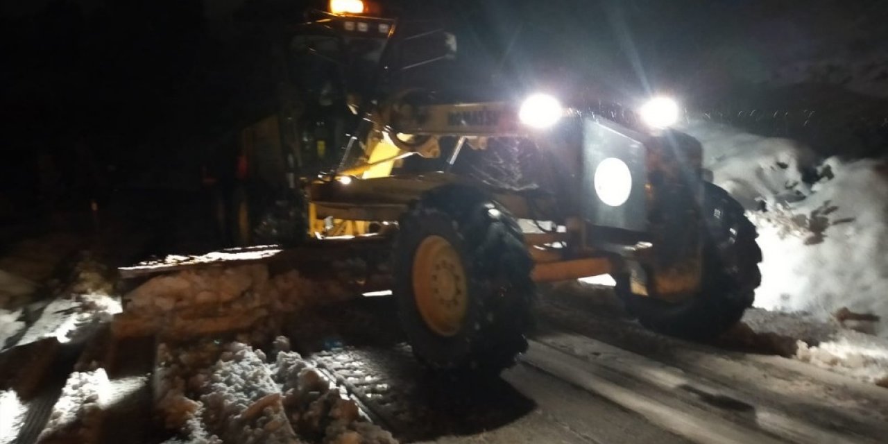 Manisa’da Karla Mücadele Gece Boyunca Devam Etti