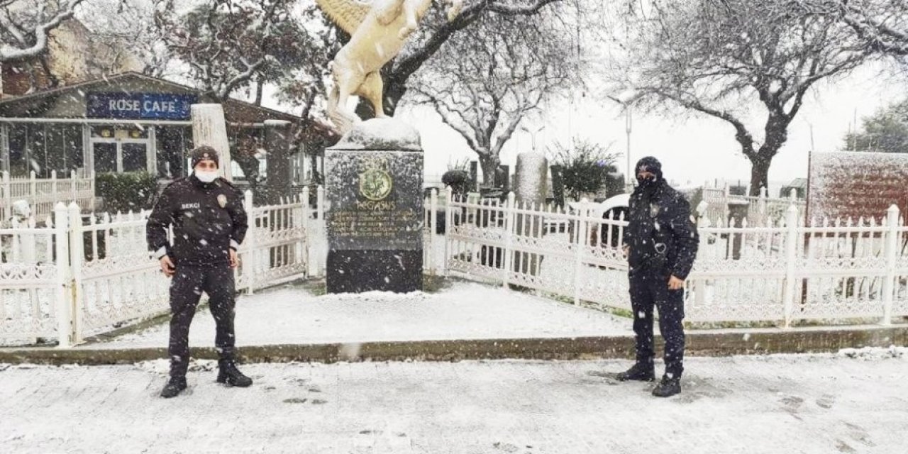 Burhaniye Polisi Kurallara Uymayanlara Göz Açtırmıyor