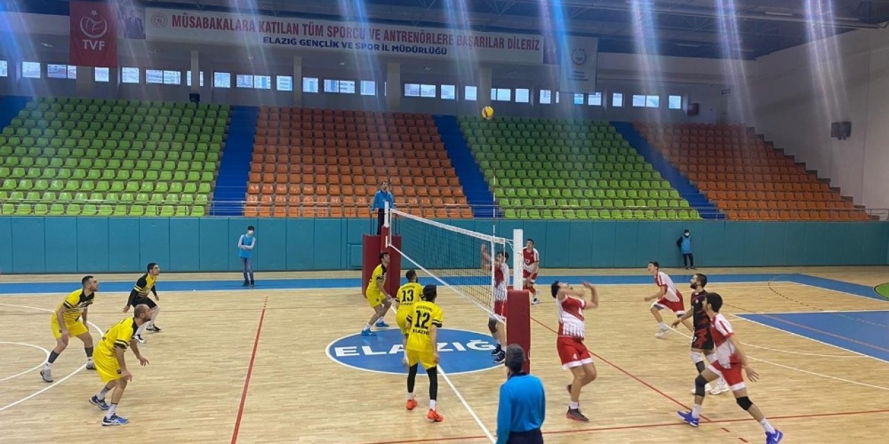 Voleybol 2. Lig: Elazığ Aksaray Gençlik: 0 - Gaziantep Gençlik: 3