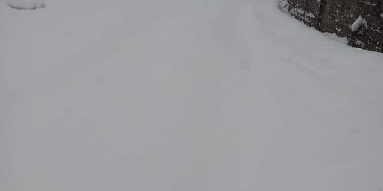 Köylere Ulaşım Kapandı, Vatandaşlar Elektriksiz Kaldı