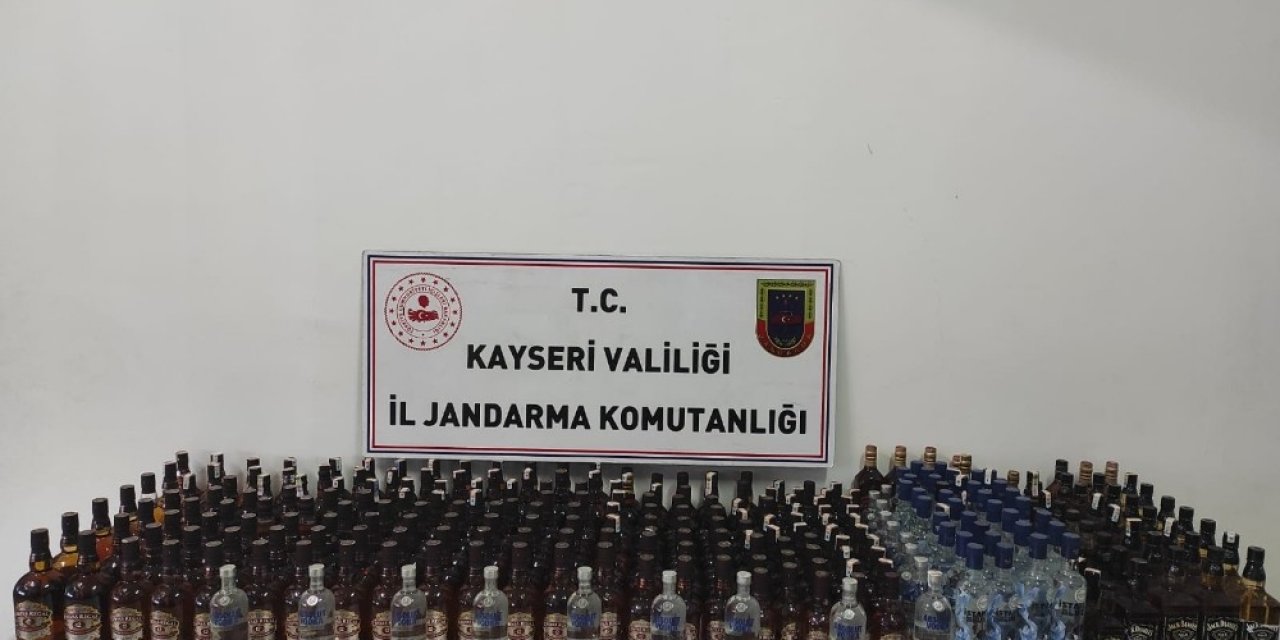 Jandarma Mağarada Saklanan 180 Litre Kaçak İçki Ele Geçirdi