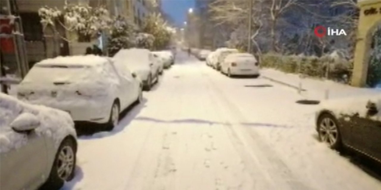 İstanbul’da Erken Saatlerde Etkili Olan Kar Yağışı Şehri Beyaz Örtü Altında Bıraktı