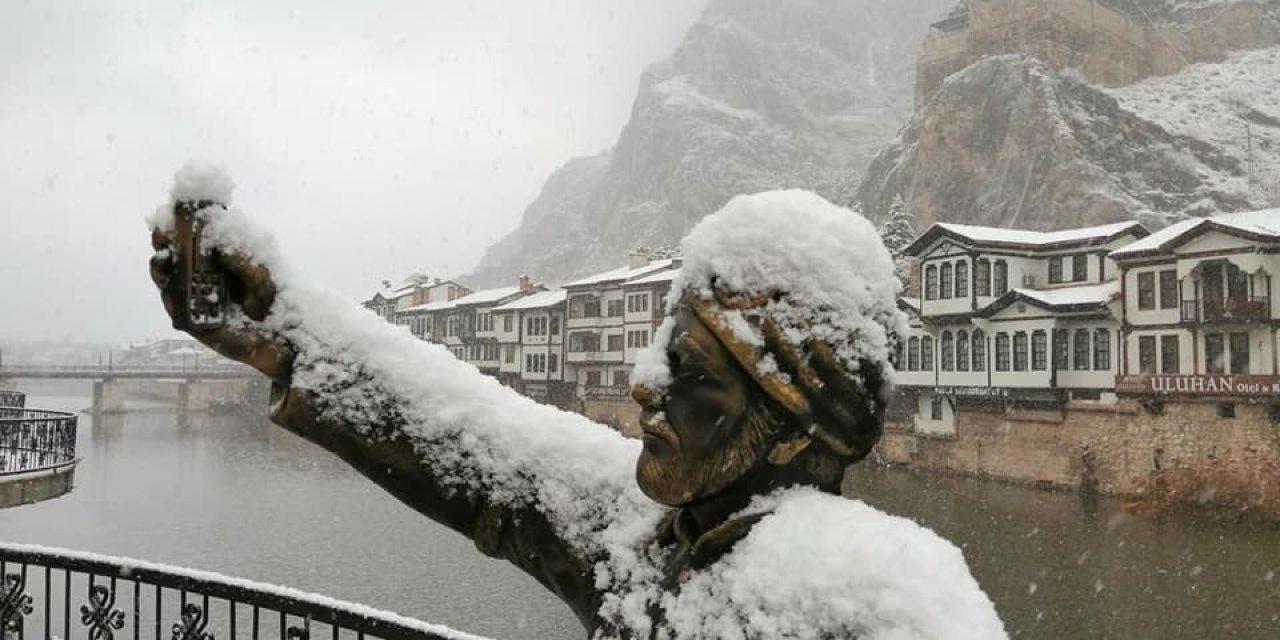 Amasya’ya Yılın İlk Karı Yağdı