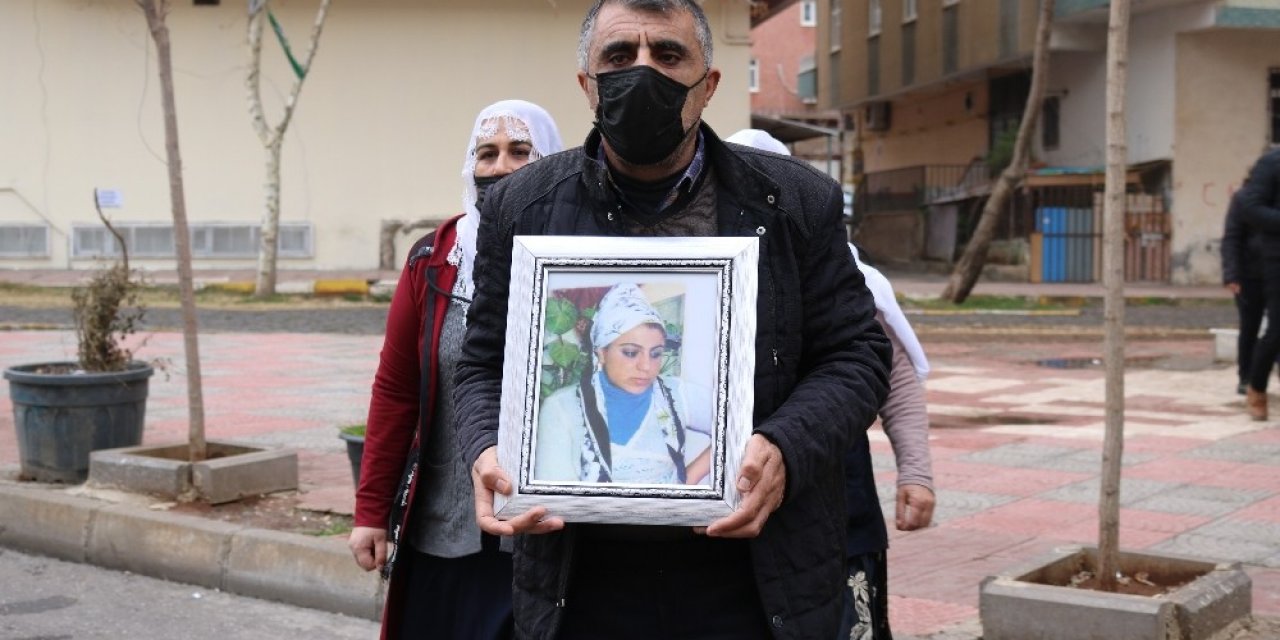 Hdp’ye Karşı Başkaldıran Annelerin Eylemine Bir Aile Daha Katıldı