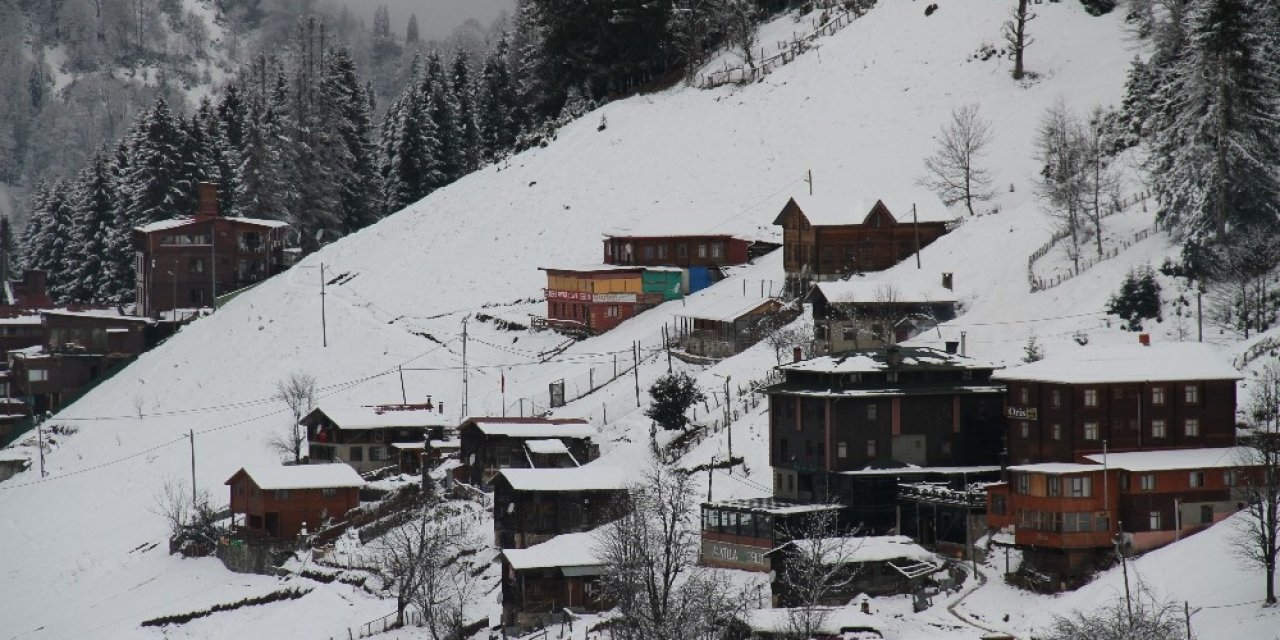Ayder Yaylası Beyaza Büründü