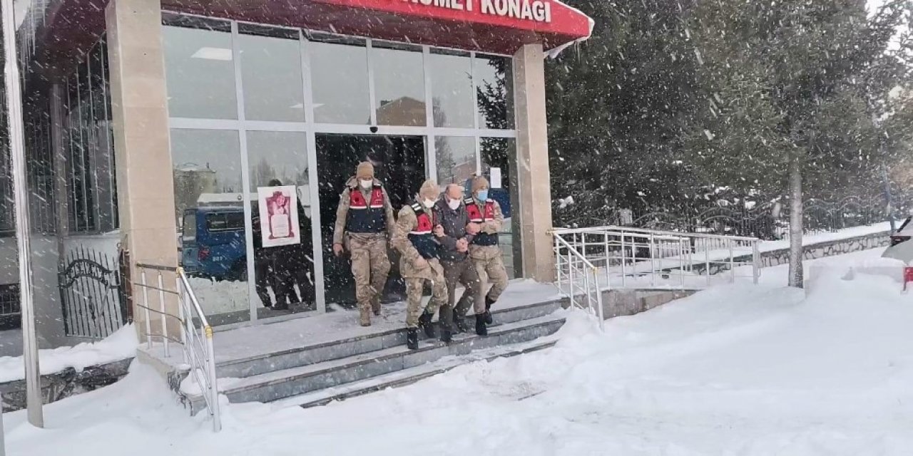Cinayet Firarisi 5 Yıl Sonra Yakayı Ele Verdi