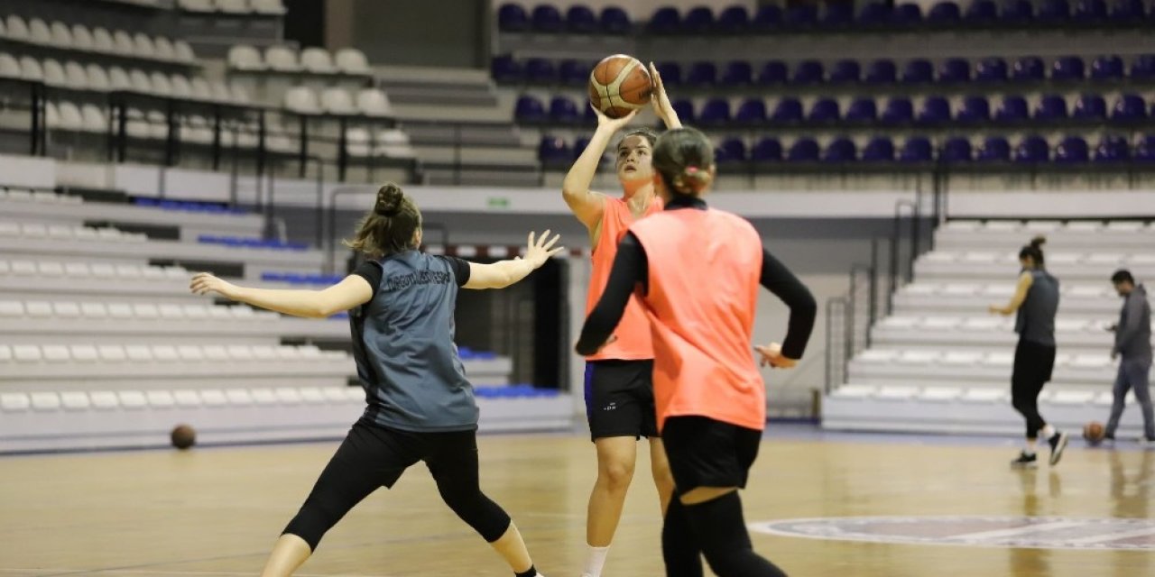 Turgutlu Belediyespor Kadın Basketbol Hazırlıklarına Devam Ediyor
