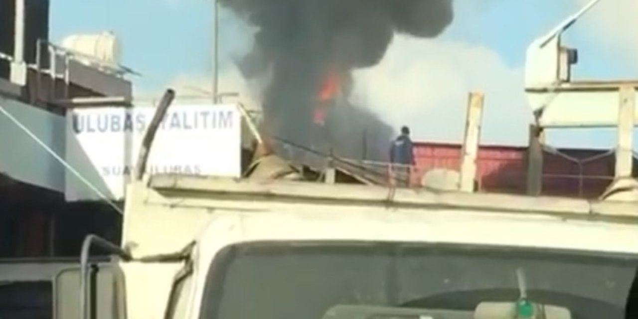Zeytinburnu’nda Güvercin Kümesi Alev Alev Yandı
