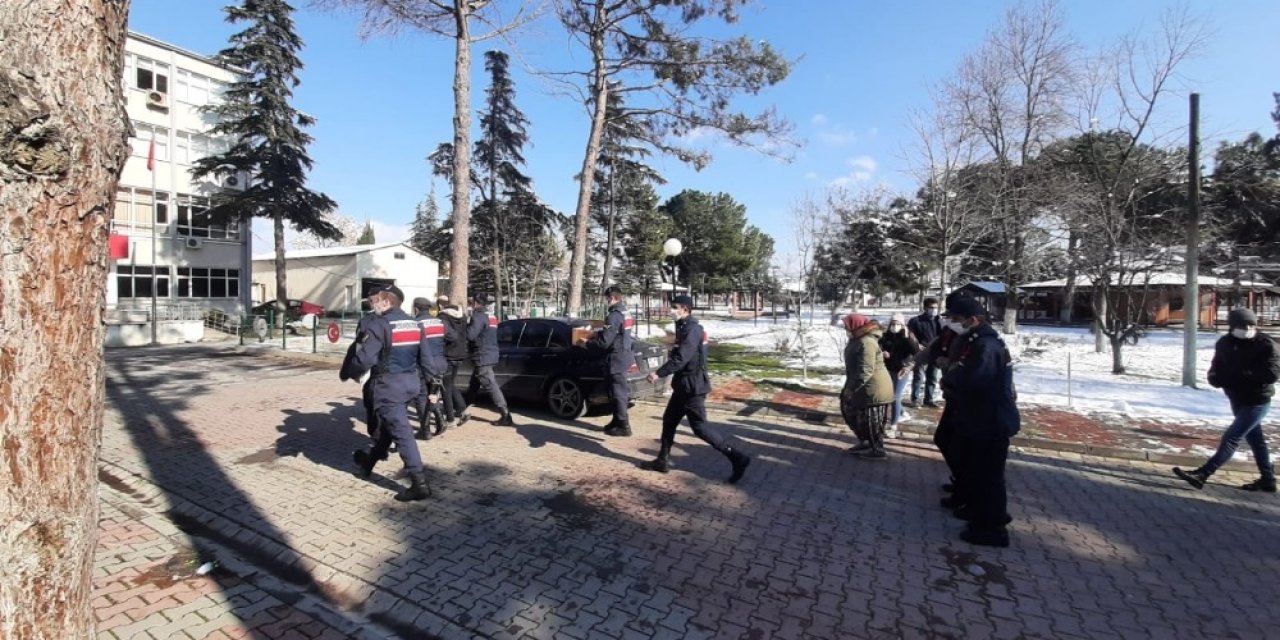 Kepsut’ta Uyuşturucu Operasyonunda Yakalanan 2 Kişi Tutuklandı