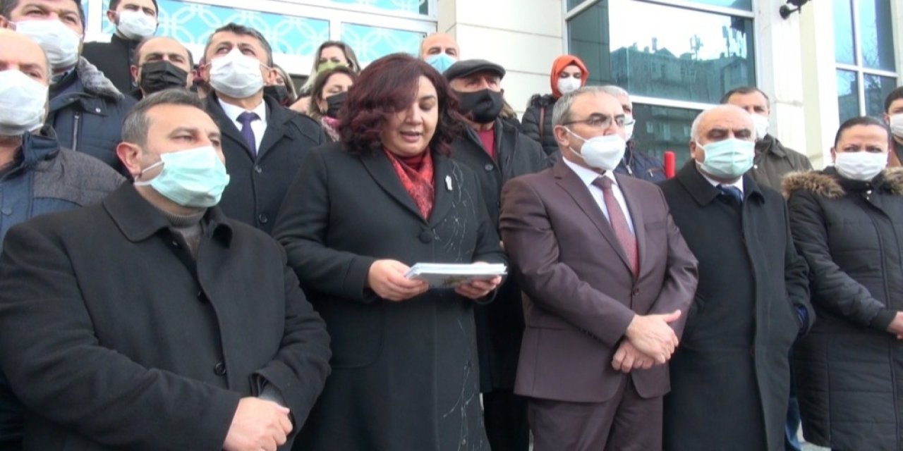 Ak Parti’nin İç Anadolu’daki Tek Kadın İl Başkanı Mazbatasını Aldı