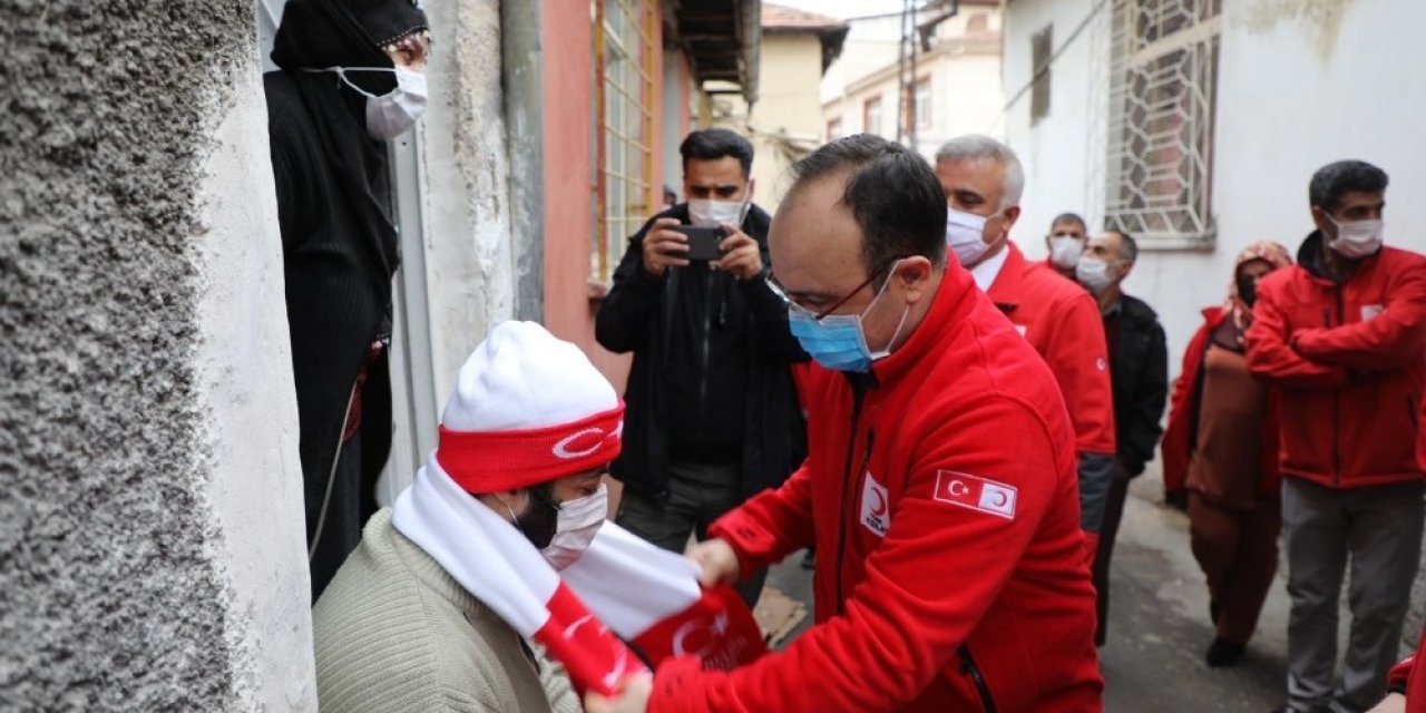 Vali Erkaya Yırık’tan Mahalle Ziyareti