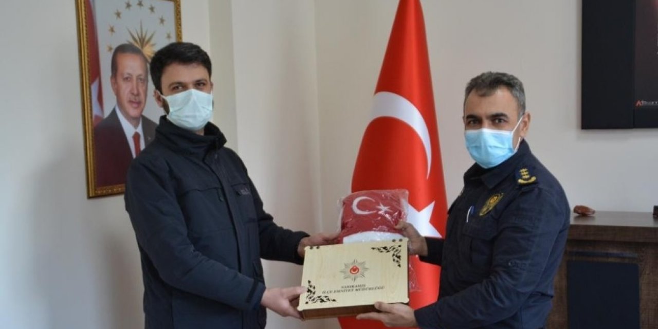Emniyet Müdürü Özer’den Esnaflara Teşekkür Plaketi