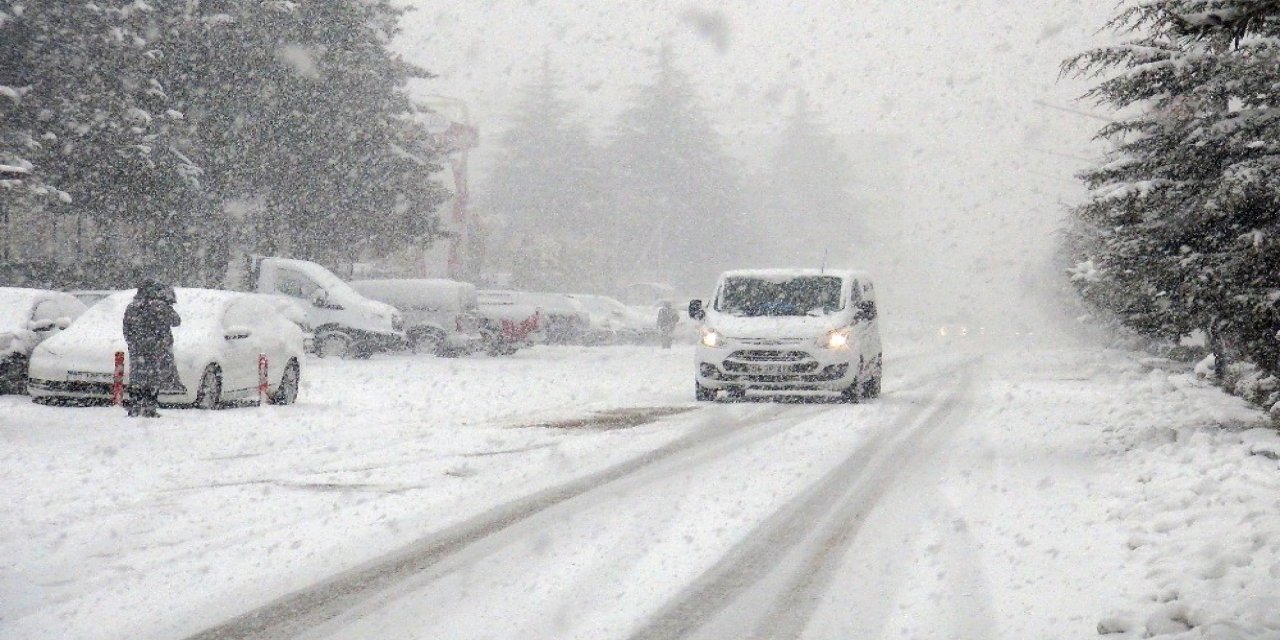 Ahlat’ta 18 Köy Yolu Ulaşıma Kapandı
