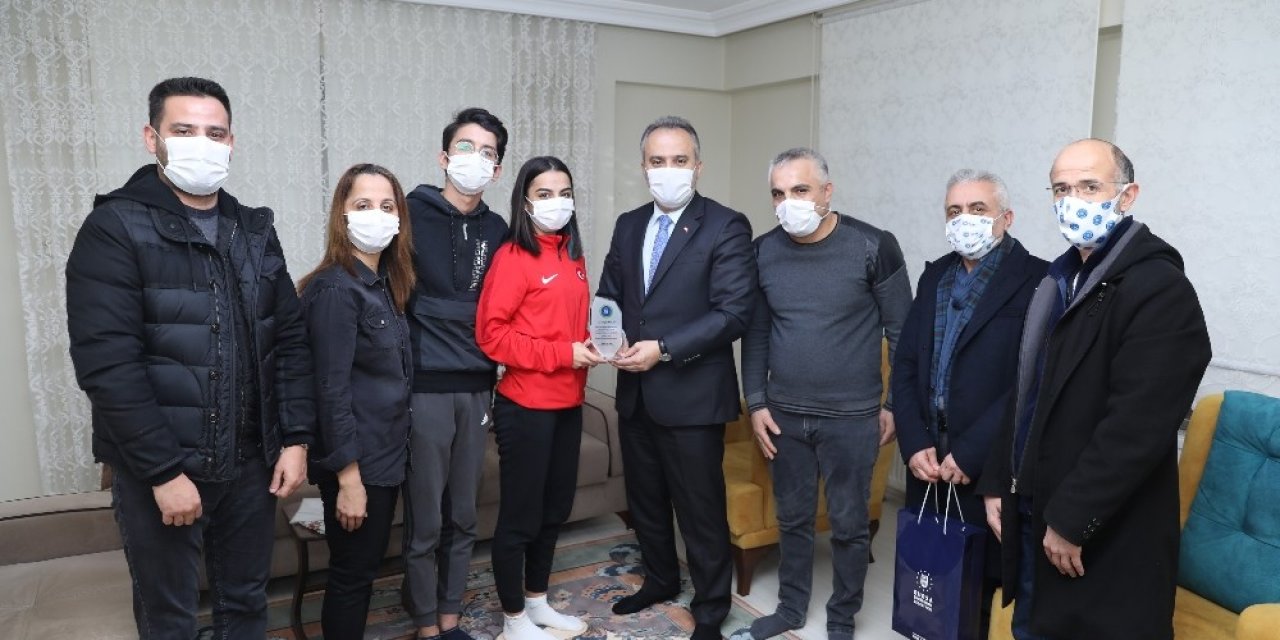Başkan ‘milli’lere Moral Turunda
