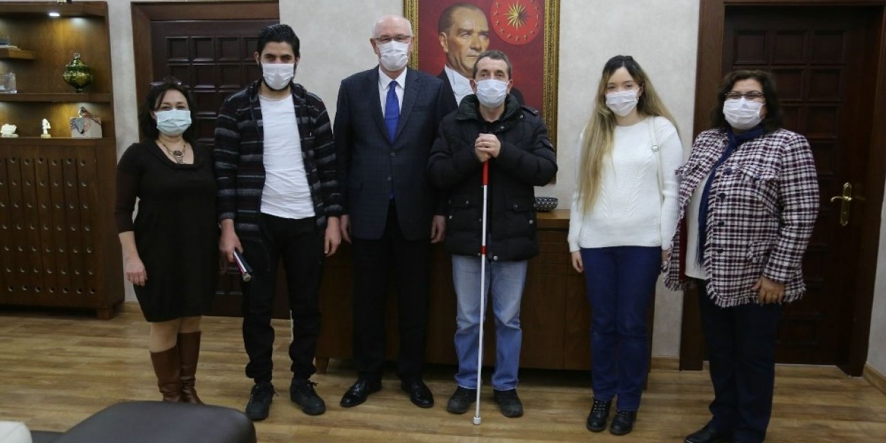 Başarılı Görme Engelli Sporculardan Başkan Kurt’a Ziyaret