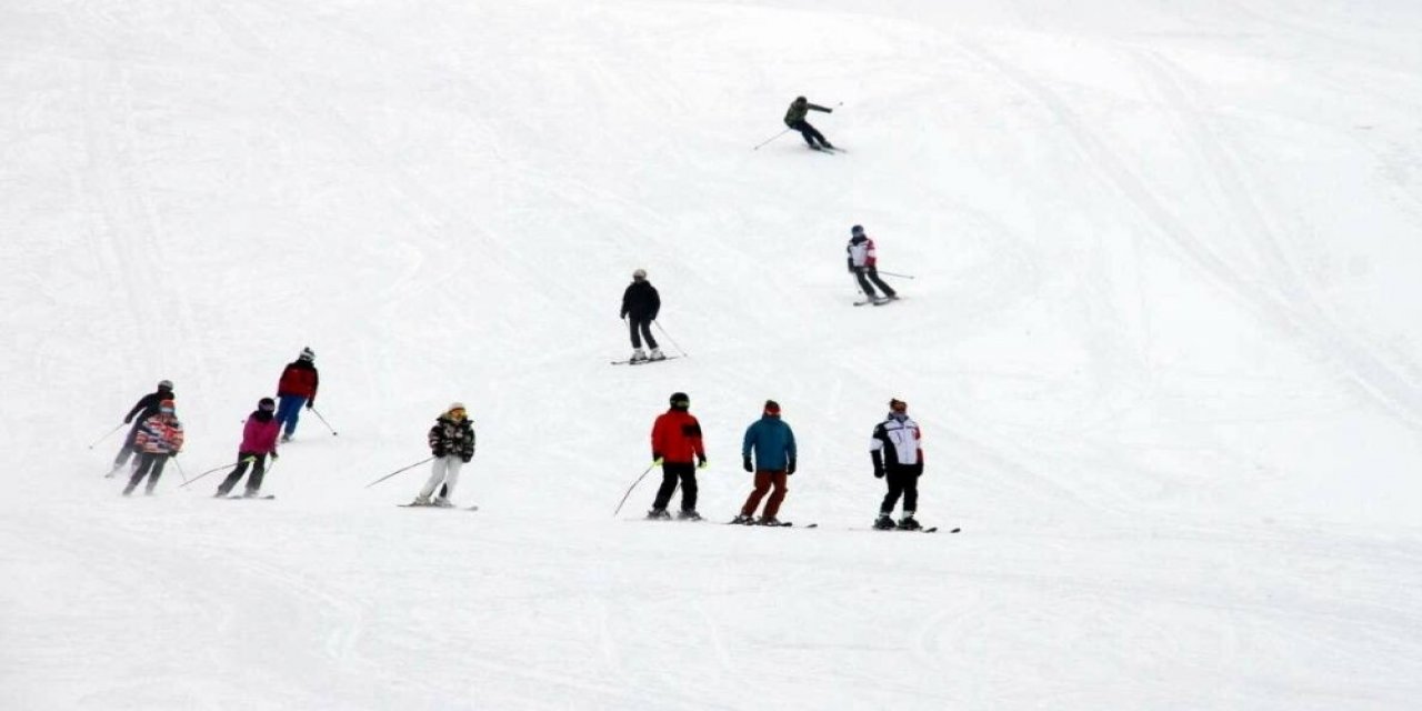 Erzincan Ergan Dağı’nda Kayak Sezonu Başladı