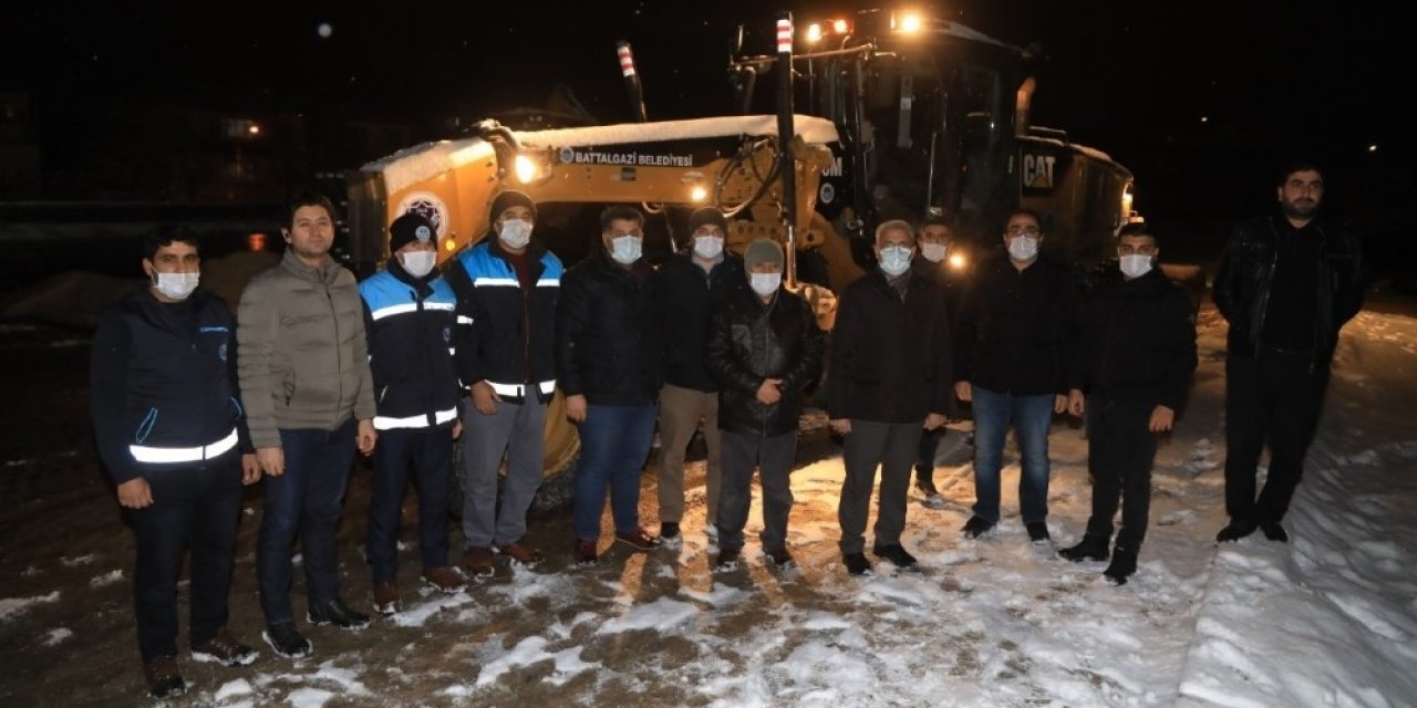 Battalgazi Belediyesi’nin Kar Mesaisi Devam Ediyor