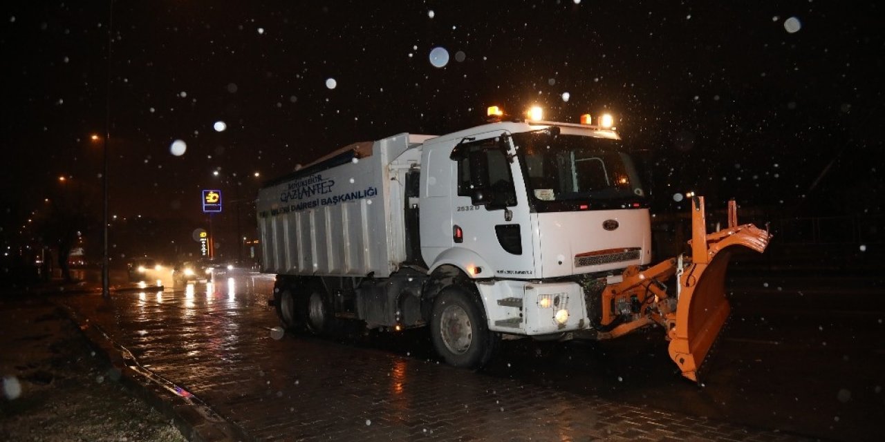 Büyükşehir Güvenli Seyahat İçin Gece Boyu Çalıştı