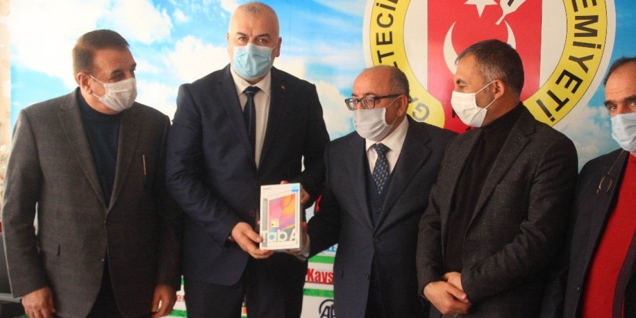 Avrupa Kayserililer Birliği’nden Uzaktan Eğitime ’tablet’ Desteği