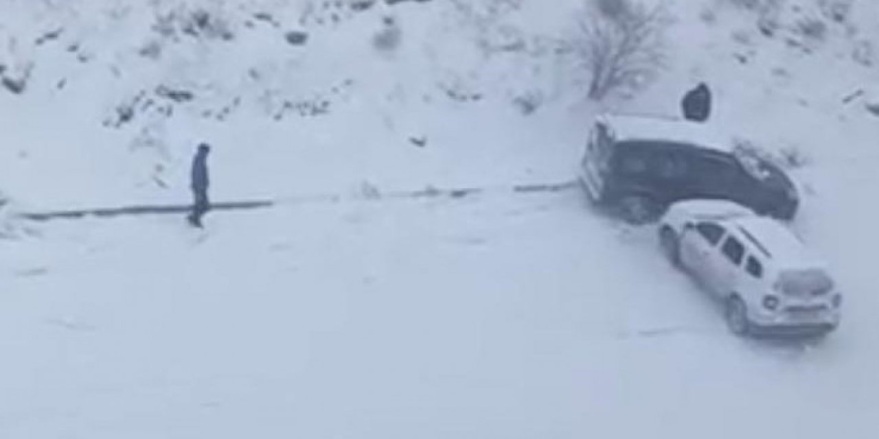 Elazığ’da Karlı Yolda Otomobil Böyle Kaydı