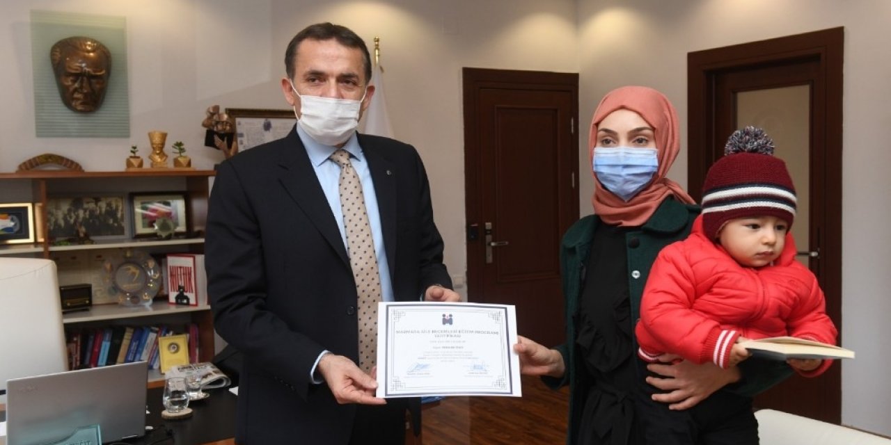 Erken Çocukluk Dönemi Eğitimleri Aileleri Mutlu Ediyor