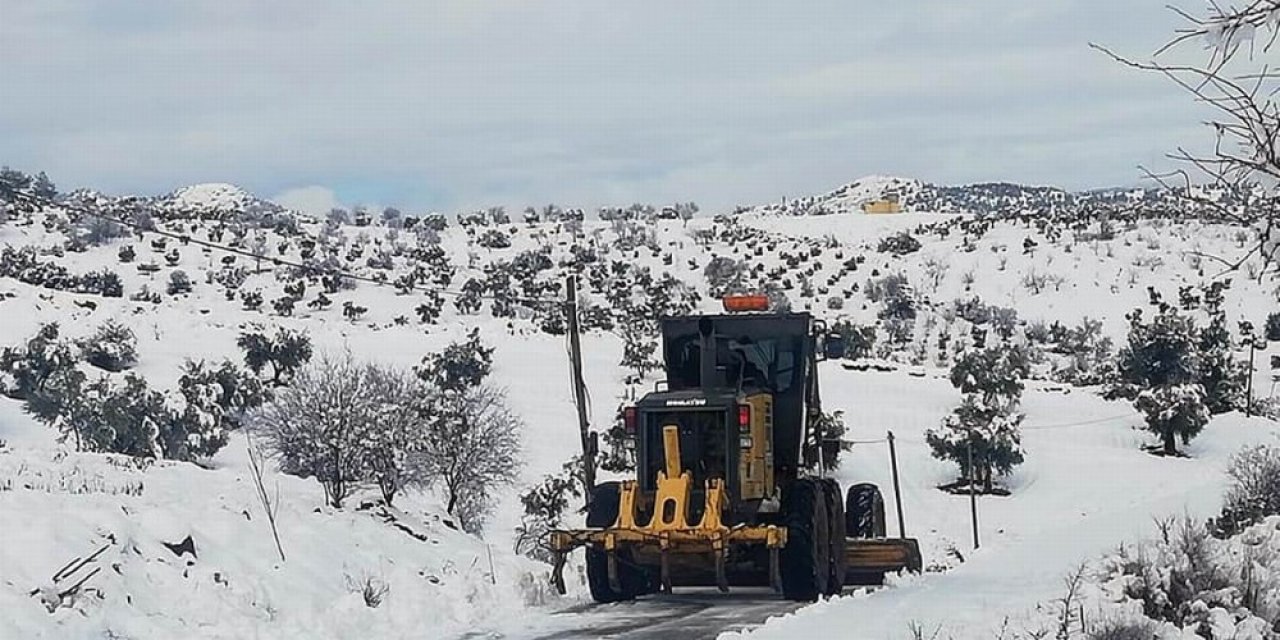 Kar Nedeniyle Kapanan 12 Köy Yolu Ulaşıma Açıldı