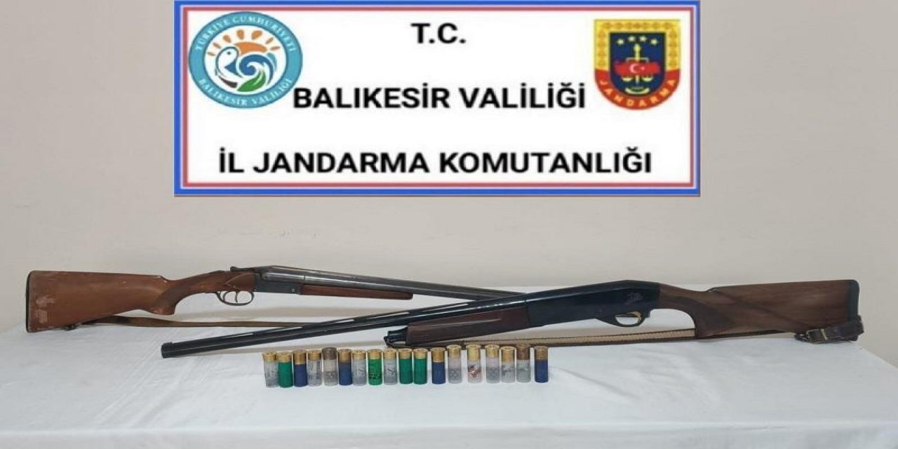 Balıkesir’de Jandarma 12 Aranan Şahsı Yakaladı
