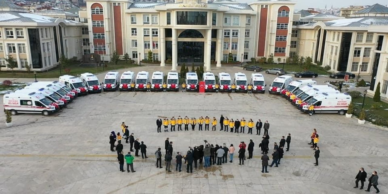 Kocaeli’de Sağlık Hizmetlerine 30 Yeni Ambulans Desteği