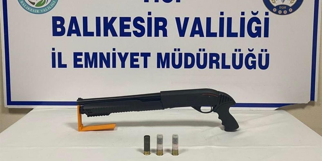 Balıkesir’de Polis 12 Aranan Kişiyi Yakaladı