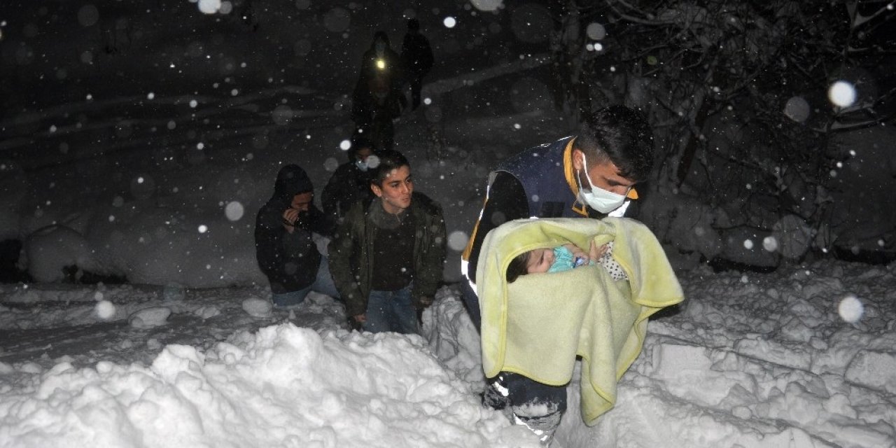 7 Aylık Abdurrahim Bebek 4 Saat Çalışma Sonucu Hastaneye Kaldırıldı