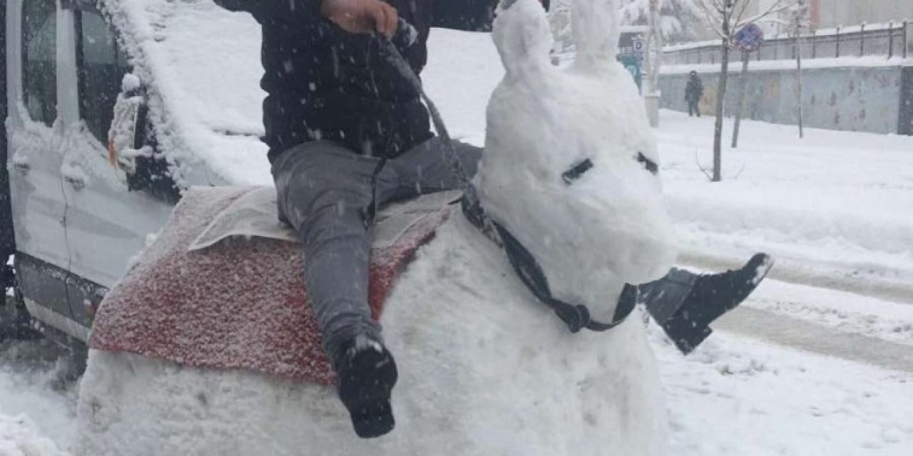Kardan Eşek Yapıp Bindiler
