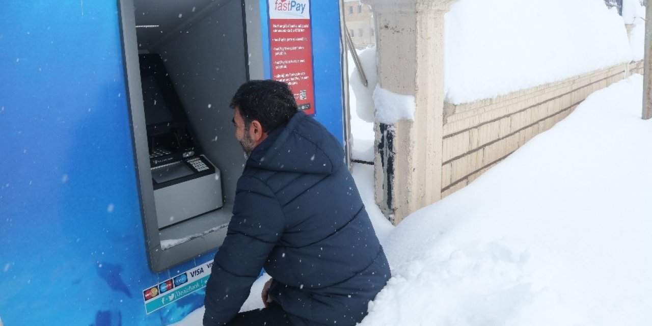 Bitlis Kara Gömüldü, 296 Köy Yolu Ulaşıma Kapandı