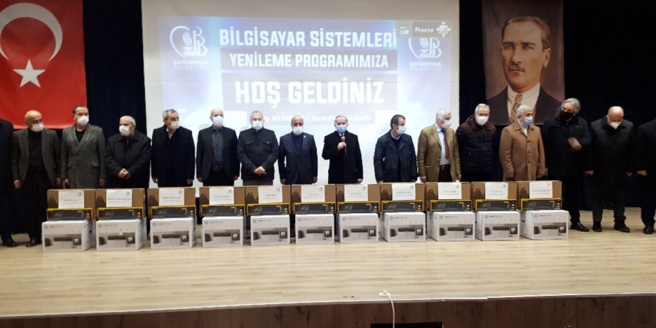 Bayrampaşa’da Mahalle Muhtarlarına Bilgisayar Desteği