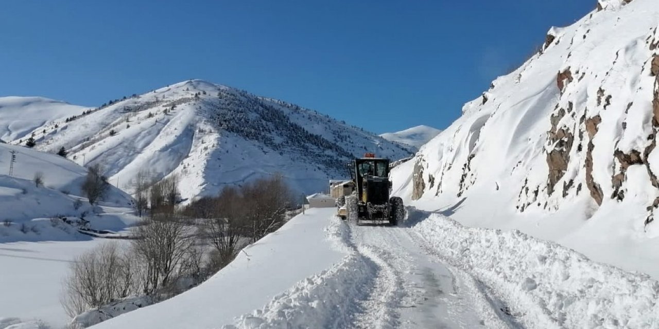 Gümüşhane’de Kapalı Köy Yollarının Tamamı Açıldı